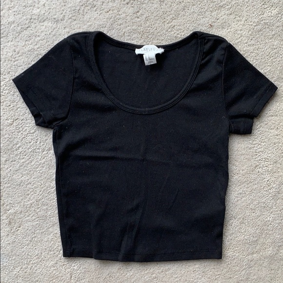 Forever 21 Tops - Forever 21 Crop Top NWOT Forever 21 Tops - Forever 21 Crop Top NWOT